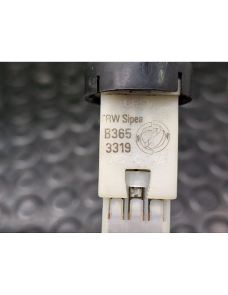 [101769] INTERRUPTOR LUZ FRENO - IVECO DAILY CAJA CERRADA