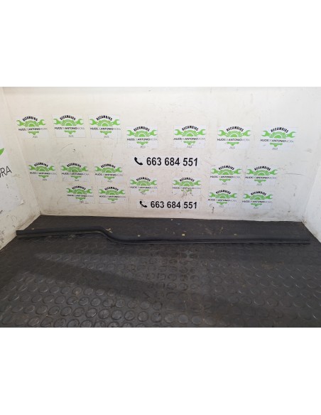 [105350] LAMELUNAS DELANTERO IZQUIERDO - NISSAN CABSTAR E (01/2002 - 12/2003)