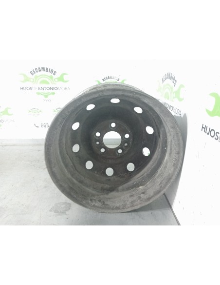 [105571] LLANTA - IVECO DAILY CAJA CERRADA