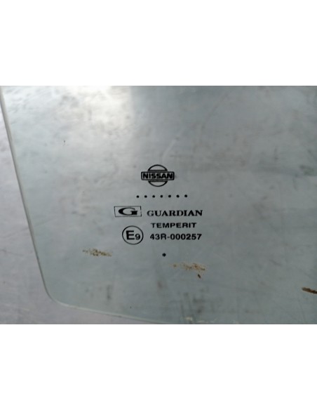 [105231] LUNA DELANTERA DERECHA - NISSAN ATLEON