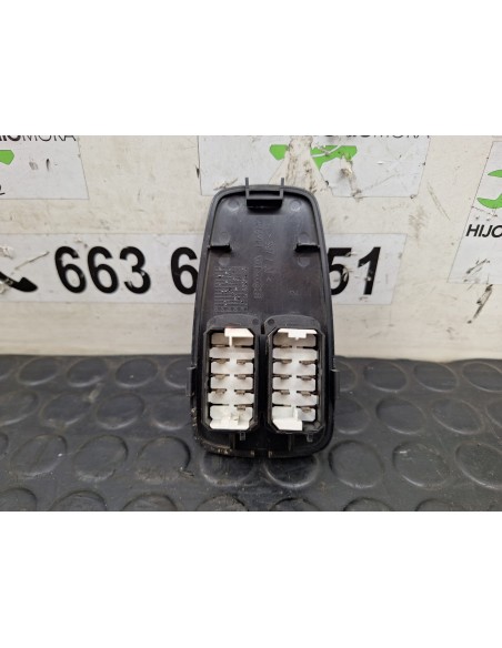 [104734] MANDO ELEVALUNAS DELANTERO DERECHO - SCANIA SERIE 4 (P/R 94 G) (01/1996 - 01/2004)