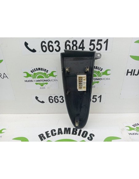 [97437] MANDO ELEVALUNAS DELANTERO DERECHO - IVECO STRALIS (AS) (01/2012 - 01/2019)