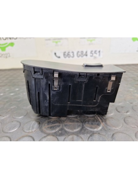 [102484] MANDO ELEVALUNAS DELANTERO DERECHO - MAN TG-A 32.XXX