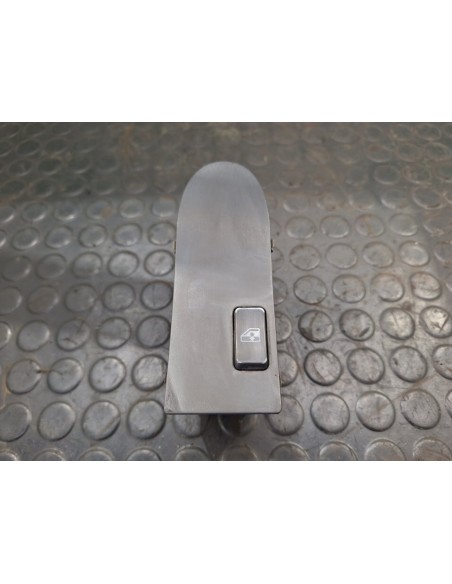 [102484] MANDO ELEVALUNAS DELANTERO DERECHO - MAN TG-A 32.XXX