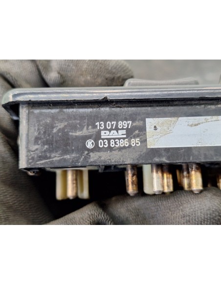 [102489] MANDO ELEVALUNAS DELANTERO IZQUIERDO  - DAF SERIE CF 85 DESDE 01