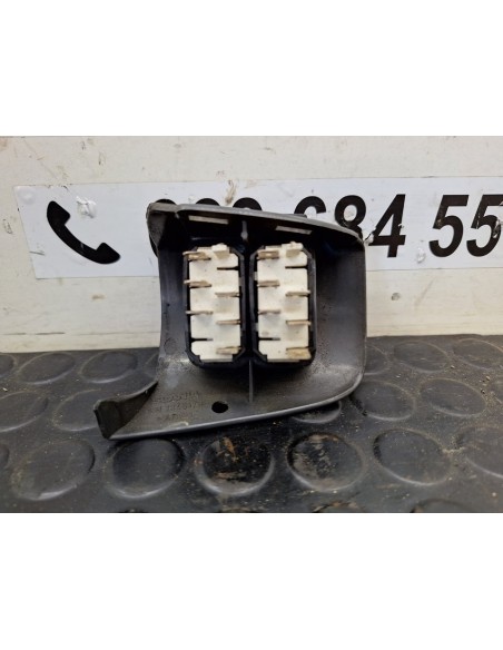 [103671] MANDO ELEVALUNAS DELANTERO IZQUIERDO  - SCANIA SERIE 4 (P/R 94 G) (01/1996 - 01/2004)