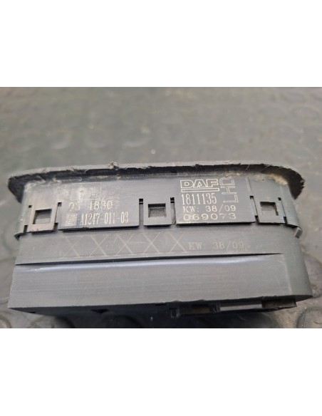 [100681] MANDO ELEVALUNAS DELANTERO IZQUIERDO  - DAF SERIE XF105.XXX (01/2006 - 12/2013)