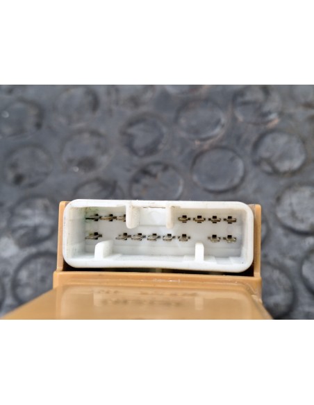 [105524] MANDO ELEVALUNAS DELANTERO IZQUIERDO  - MITSUBISHI CANTER 4.05 - (01/2005 - 01/2012)