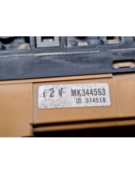 [105524] MANDO ELEVALUNAS DELANTERO IZQUIERDO  - MITSUBISHI CANTER 4.05 - (01/2005 - 01/2012)