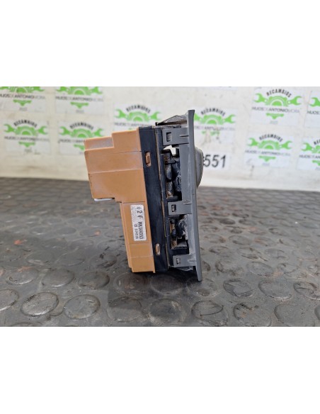 [105524] MANDO ELEVALUNAS DELANTERO IZQUIERDO  - MITSUBISHI CANTER 4.05 - (01/2005 - 01/2012)