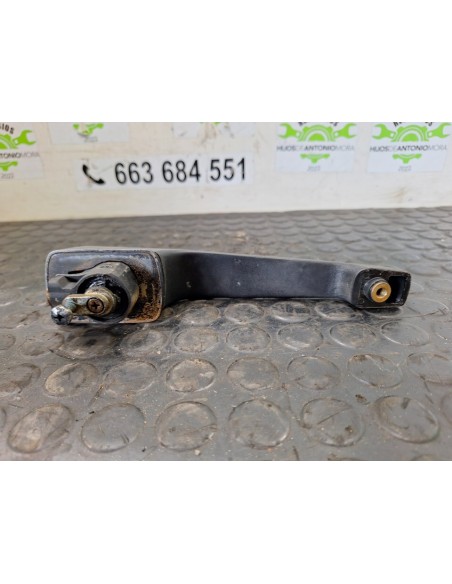 [104602] MANETA EXTERIOR TRASERA DERECHA - MERCEDES MB 100 D CAJA CERRADA / COMBI (01/1987 - 01/1995)