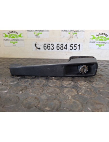 [104602] MANETA EXTERIOR TRASERA DERECHA - MERCEDES MB 100 D CAJA CERRADA / COMBI (01/1987 - 01/1995)