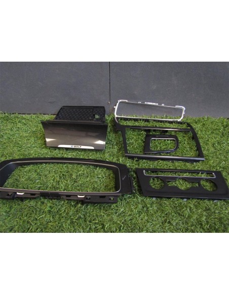 [93589] MOLDURA - VOLKSWAGEN GOLF VII LIM. (01/2012 - 12/2017)