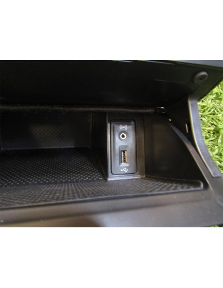 [93589] MOLDURA - VOLKSWAGEN GOLF VII LIM. (01/2012 - 12/2017)