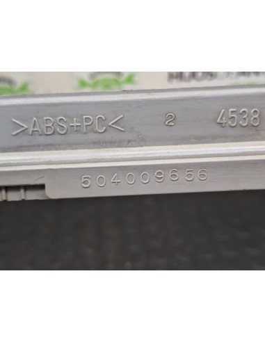 [102661] MOLDURA / CONSOLA RADIO - IVECO...