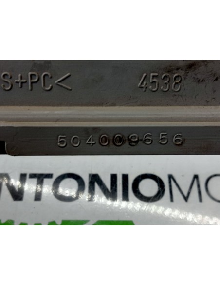 [95919] MOLDURA / CONSOLA RADIO - IVECO STRALIS (AS) (01/2012 - 01/2019)