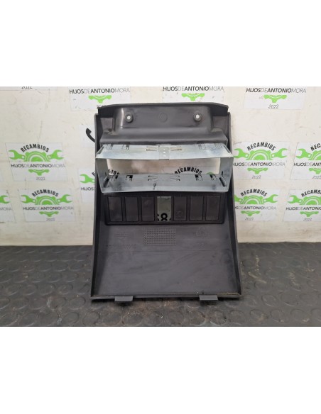 [105327] MOLDURA / CONSOLA RADIO - NISSAN ATLEON