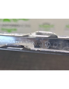 [100432] MOLDURA LATERAL DERECHA - VOLKSWAGEN PASSAT...