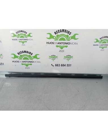 [97248] MOLDURA LATERAL DERECHA - BMW SERIE 1