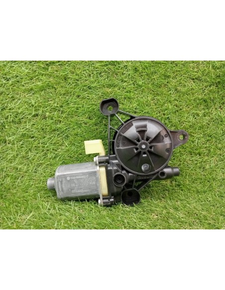 [96556] MOTOR ELEVALUNAS DELANTERO DERECHO - VOLKSWAGEN GOLF VII LIM. (01/2012 - 12/2017)