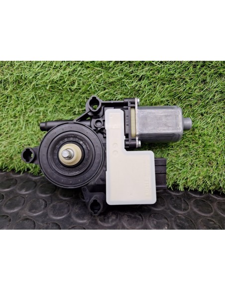 [100794] MOTOR ELEVALUNAS DELANTERO DERECHO - SKODA FABIA COMBI