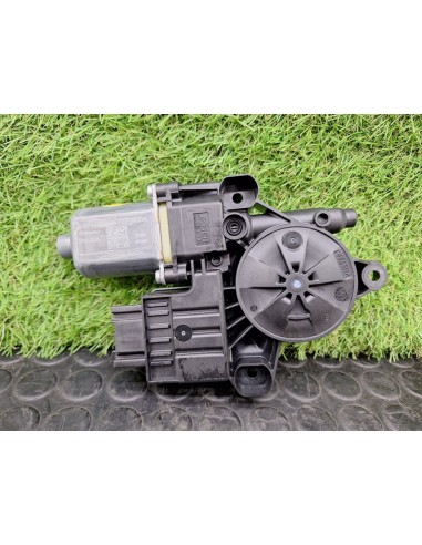 [100794] MOTOR ELEVALUNAS DELANTERO DERECHO -...