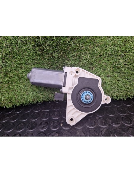 [101852] MOTOR ELEVALUNAS DELANTERO DERECHO - VOLKSWAGEN ARTEON (3H7) (01/2017 - 12/2020)