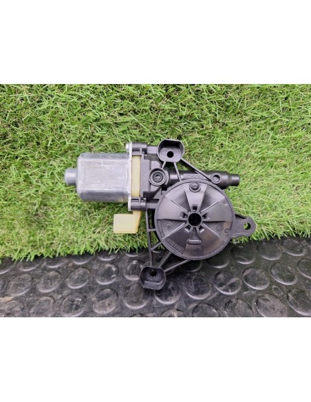 [102390] MOTOR ELEVALUNAS DELANTERO DERECHO - VOLKSWAGEN T-ROC (01/2017 - 12/2020)