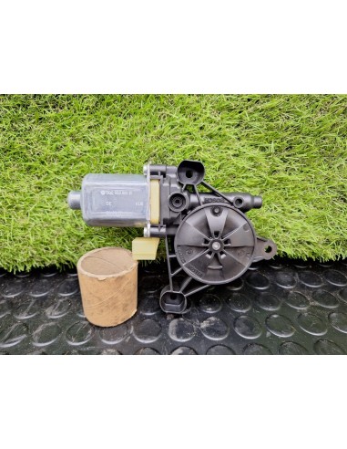 [101584] MOTOR ELEVALUNAS DELANTERO DERECHO -...