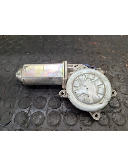 [103383] MOTOR ELEVALUNAS DELANTERO IZQUIERDO - NISSAN CABSTAR E (01/2002 - 12/2003)