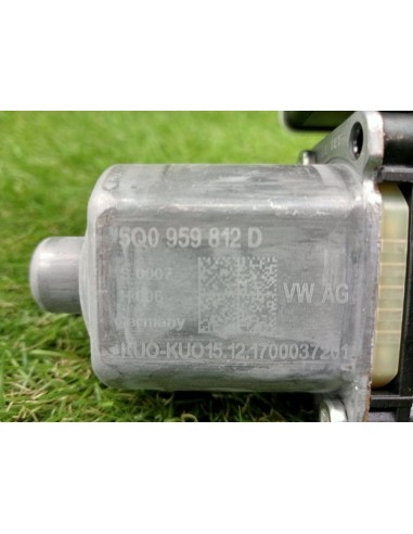 [96554] MOTOR ELEVALUNAS TRASERO DERECHO -...