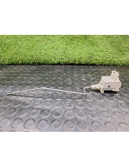 [101782] MOTOR TAPA COMBUSTIBLE - VOLKSWAGEN PASSAT VARIANT (3B6)