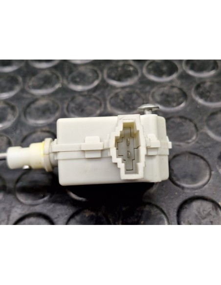 [101782] MOTOR TAPA COMBUSTIBLE - VOLKSWAGEN PASSAT VARIANT (3B6)