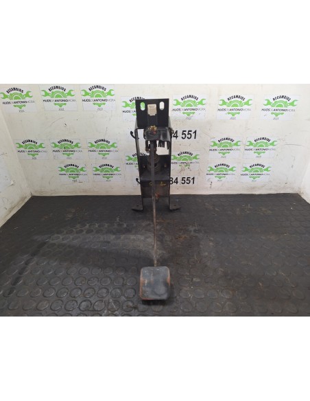 [105290] PEDAL EMBRAGUE - NISSAN ATLEON