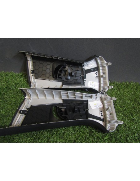 [93701] PILAR INTERIOR - VOLKSWAGEN TOUAREG (01/2018 - ...)