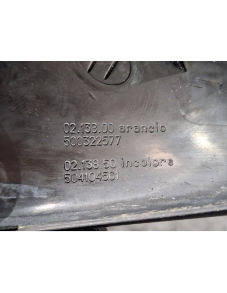 [106759] PILOTO LATERAL DERECHO - IVECO DAILY CAJA CERRADA