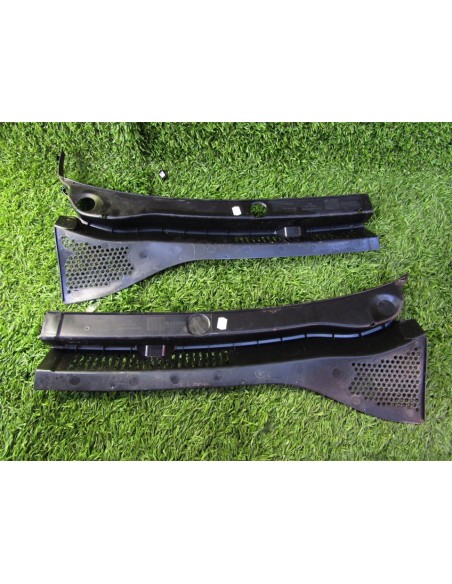 [94242] PLASTICO - VOLKSWAGEN UP! (122) (01/2016 - 12/2018)