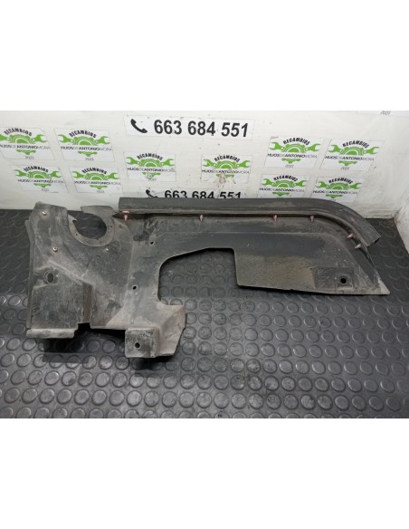 [105996] PLASTICO - NISSAN NT400 CABSTAR (01/20214-) (01/2014 - ...)