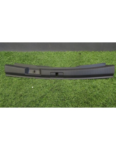 [93112] PLASTICO - VOLKSWAGEN GOLF VII LIM. (01/2012 - 12/2017)