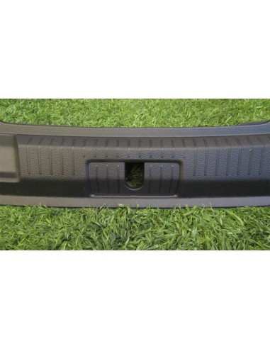 [93112] PLASTICO - VOLKSWAGEN GOLF VII LIM....