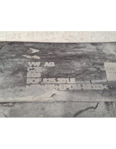 [101517] PLASTICO - VOLKSWAGEN TIGUAN