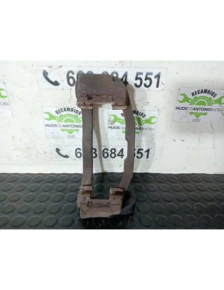 [103900] PORTA PINZA DELANTERA DERECHA - IVECO DAILY FURGÓN (01/2014 - ...)