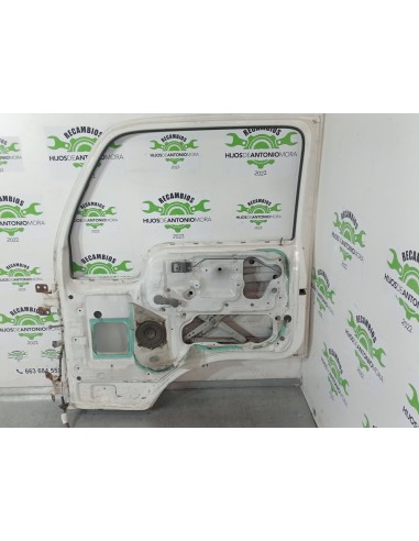 [101765] PUERTA DELANTERA DERECHA - NISSAN...