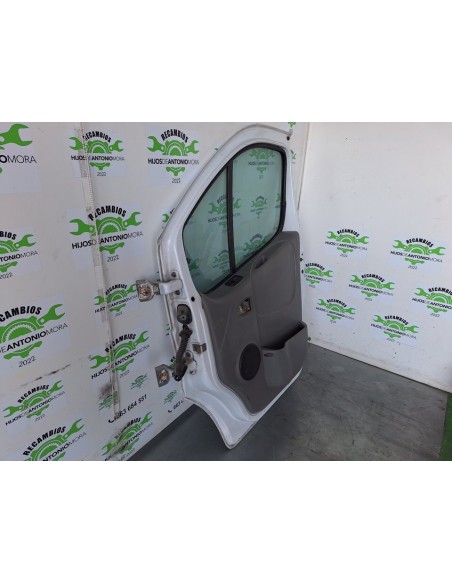 [102065] PUERTA DELANTERA DERECHA - RENAULT TRAFIC