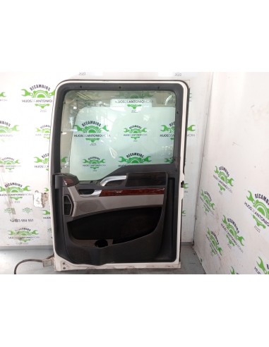 [106438] PUERTA DELANTERA DERECHA - MAN TGX...