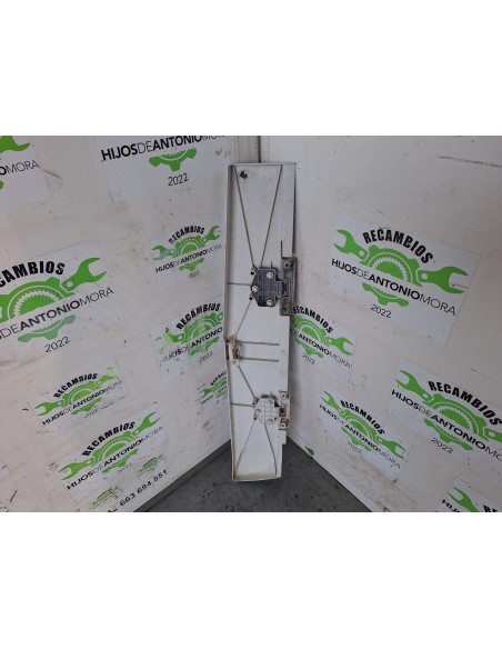 [104180] PUERTA DELANTERA IZQUIERDA - RENAULT MAGNUM 480 DXI