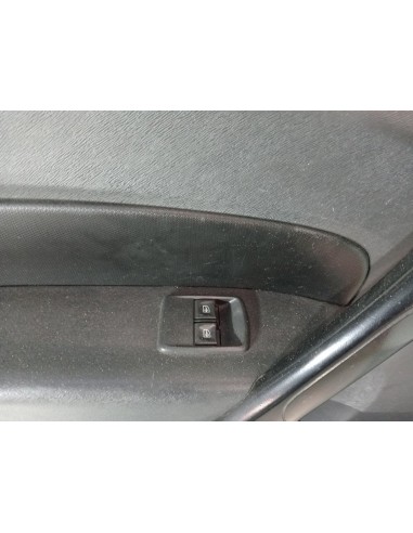 [99929] PUERTA DELANTERA IZQUIERDA - RENAULT...