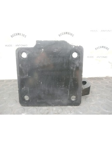 [105992] PUNTERA PARAGOLPE - NISSAN NT400...