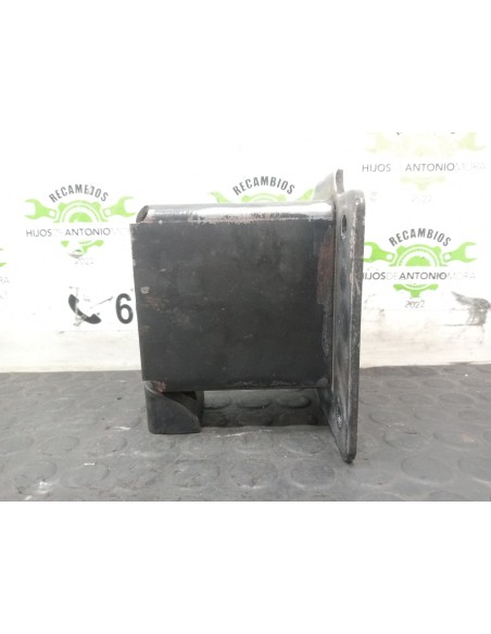 [105993] PUNTERA PARAGOLPE - NISSAN NT400 CABSTAR (01/20214-) (01/2014 - ...)