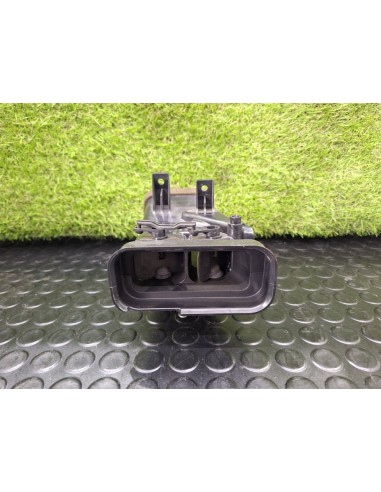 [101542] REJILLA AIREADORA - AUDI A8 (D2)...